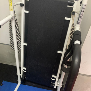 筋トレマシーン　懸垂　CYBEX