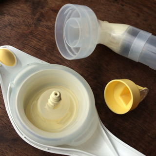 Medela harmony メデラ ハーモニー 手動 搾乳機の画像