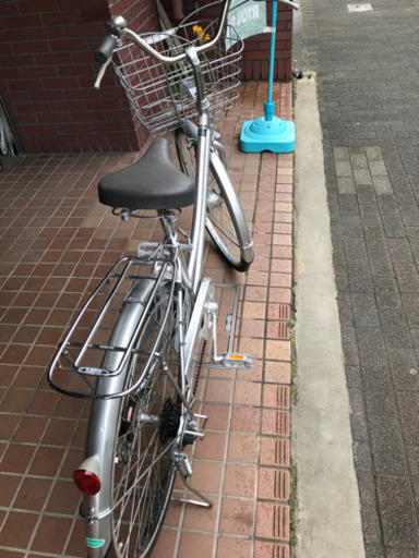 maruishi26インチ　外装6段変速　ledオートライト付き　パンクしにくいタイヤ　シルバー