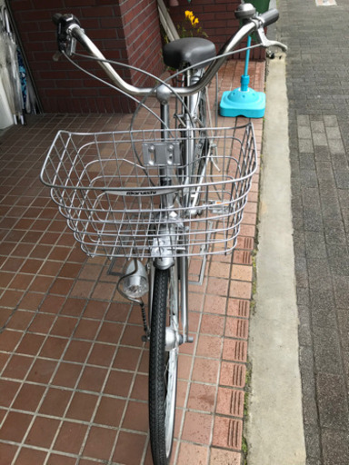 maruishi26インチ　外装6段変速　ledオートライト付き　パンクしにくいタイヤ　シルバー