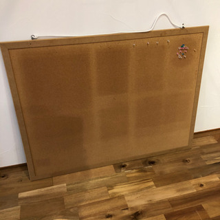 中古✨コルクボード✨120ｃｍ×90ｃｍ●枠の厚みは1.5ｃｍ✨...