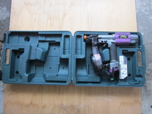 ★日立　WF  4AR   ビス打機　　ケース付き　　　ビス付き　　中古