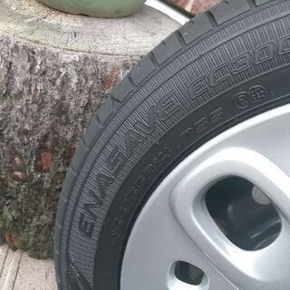 ほぼ新品の軽乗用車のタイヤです。の画像