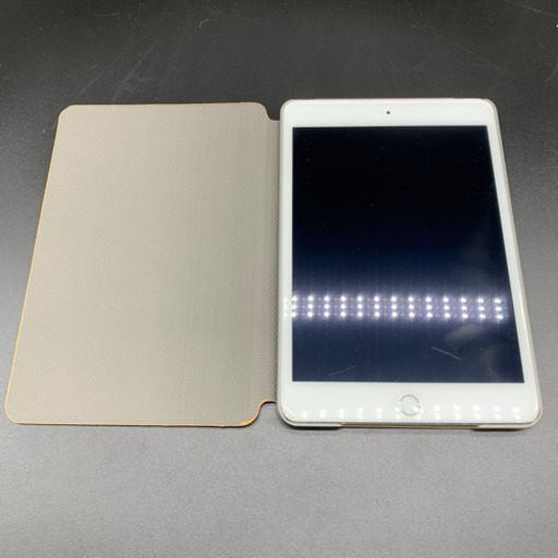 iPad mini4 cellular 128 simフリー