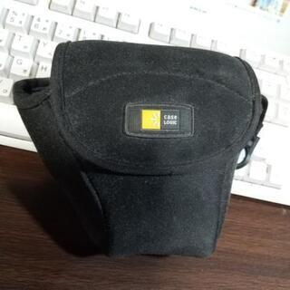 CASE LOGICミラーレスカメラ用カバー内部にレンズキャップ...