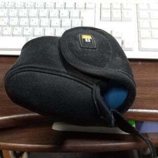 CASE LOGICミラーレスカメラ用カバー内部にレンズキャップ収納ポケット有りの画像