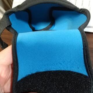 CASE LOGICミラーレスカメラ用カバー内部にレンズキャップ収納ポケット有りの画像