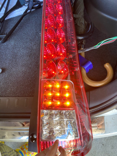 セレナc25 LEDテールランプ 左右(左ジャンク)
