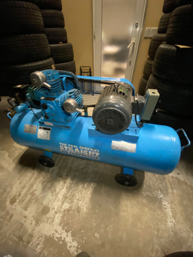 エアーコンプレッサー 200v