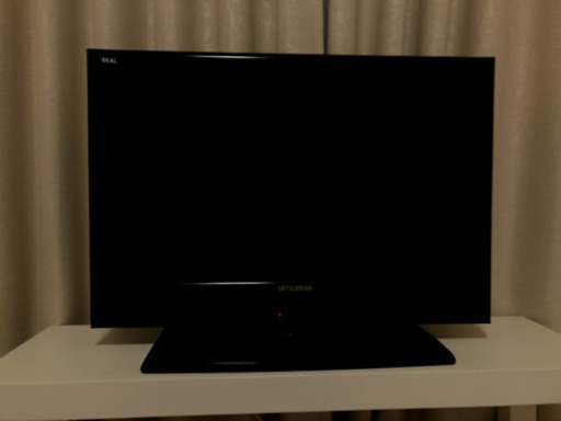 テレビ　26型　ブラック
