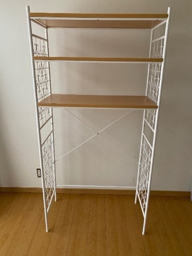 ホワイトの可愛いラックです^ ^