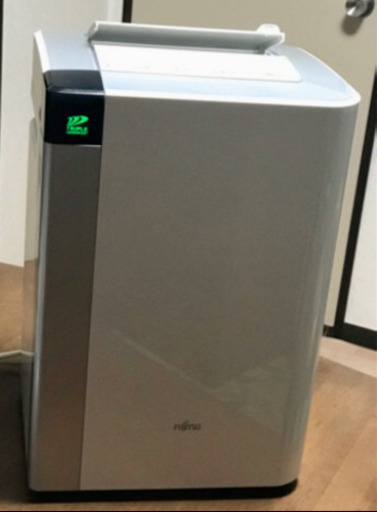 水を入れる空気清浄機 Fujitsu