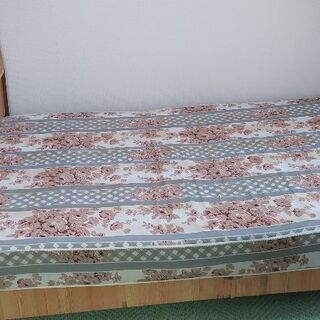 ベッドお譲りいたします。
