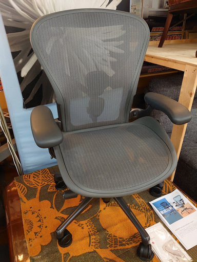 【店舗同時販売中】Herman Miller/ハーマンミラー　アーロンチェア・リマスタード