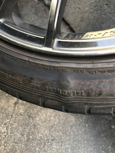 18インチのホイルとタイヤです。