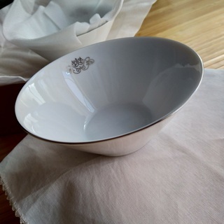 ファンケル　白磁ボウル２個の画像