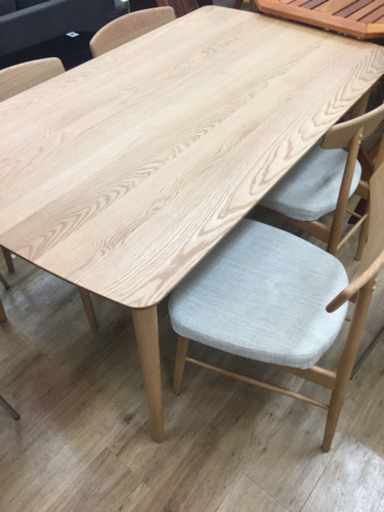 大塚家具のダイニング５点セットです！