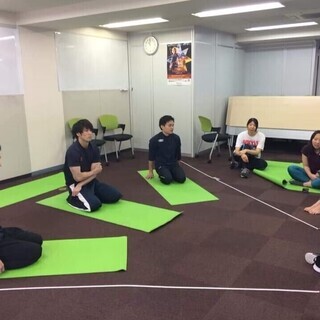 パーソナルトレーナーが教える、自宅でできる本格的な自重筋トレレッ...