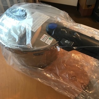 圧力鍋 フィスラー4.5L vitaquick ガラス蓋、キッチンタイマー付き【未使用・未開封品】の画像