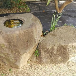 庭石をお譲りします。