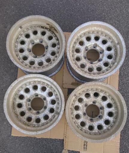 16インチ6穴アルミホイール×4