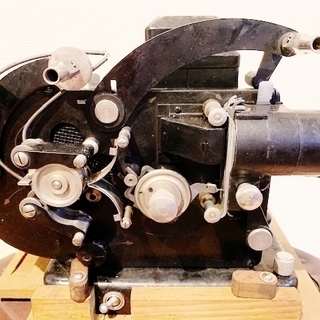 【貴重】1931年 Agfa/アグファMovector 16C/アンティーク/レトロ/映写機/純正ボックス付　お宝の画像