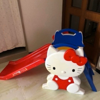 キティの滑り台