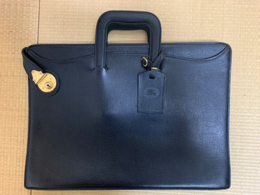 ★【中古品】高級ブランド Burberry (バーバリー)スリムビジネスバッグ‼️