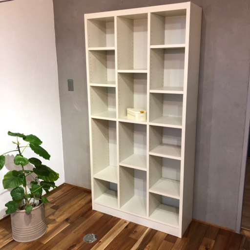 大き目のシェルフ・本棚✨白・幅90×奥行29.5×高さ180cm✨ちょこちょこ傷あり✨家具・オフィス・店舗什器・フィギュア・CDラック