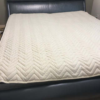 ニトリで買ったベッド、マットレス、クイーンサイズ