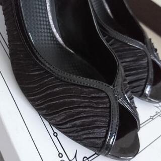 オープントゥパンプスの画像