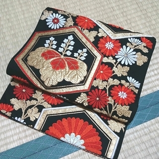 【美品／送料無料】金糸の入った桐柄の袋帯
