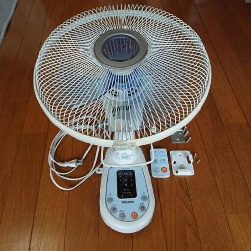 壁掛け扇風機(TOSHIBA製)リモコン付き