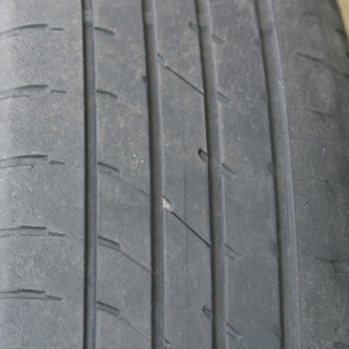 日産セレナホイル付きタイヤの画像