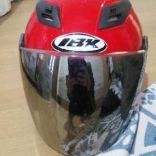 赤のジェットヘルメット（美品）