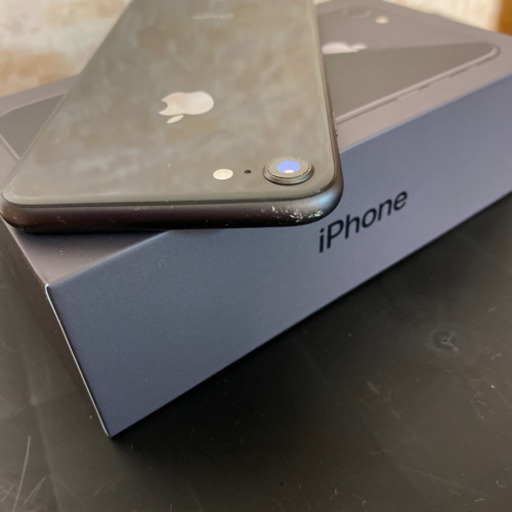 《iPhone 8 》Space Gray 64 GB SIMフリー　残賃ゼロ