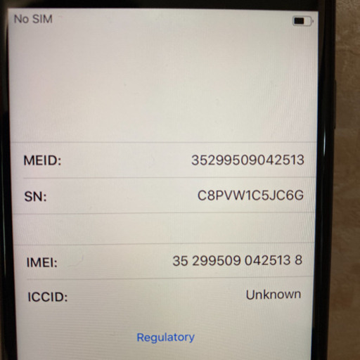 《iPhone 8 》Space Gray 64 GB SIMフリー　残賃ゼロ