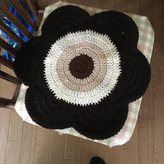 ハンドメイド　座布団　手作り　ブラウン　毛糸　手編み　
