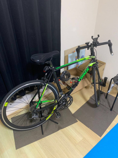 TRINX快速700 C炭素繊維自転車道路車