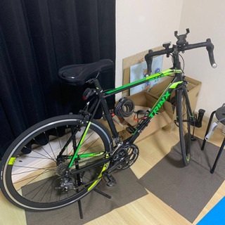 TRINX快速700 C炭素繊維自転車道路車