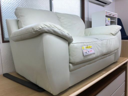 【リサイクルサービス八光　田上店　配達・設置OK】ホワイト　2人掛けソファー