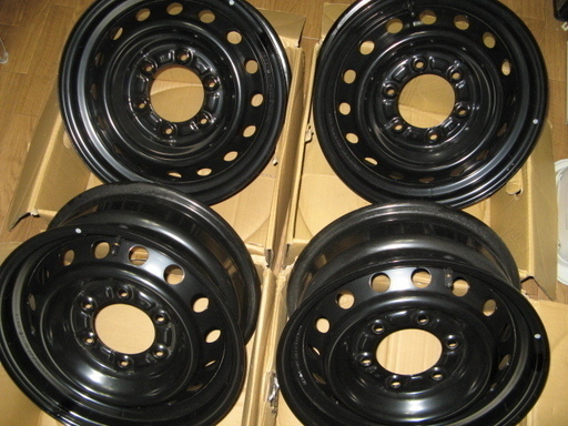 カムロード ハイエース 鉄ホイール(新品) + アリゲーターバルブ(新品)