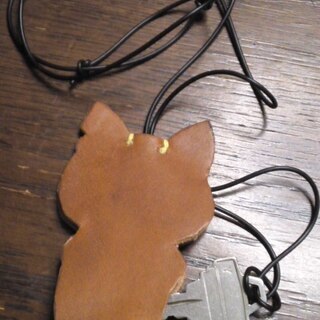 1点限り　高級本革キーケース　ねこ　ネコ　猫　キーホルダー　キー...