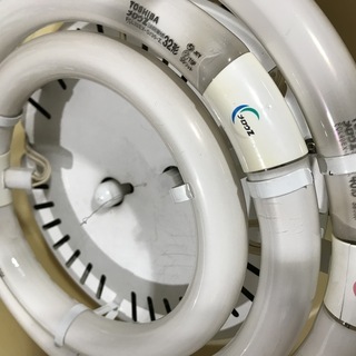 【ジャンク品：現状渡し】和風（四角い方）照明器具差し上げます。の画像