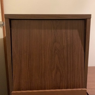 木目のシェルフの画像