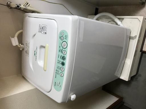 日本製　洗濯機　東芝　AW-404　標準脱水容量4.2㌕    標準水量45㍑    標準使用水量98㍑    重量26㌕     ２０１１年製