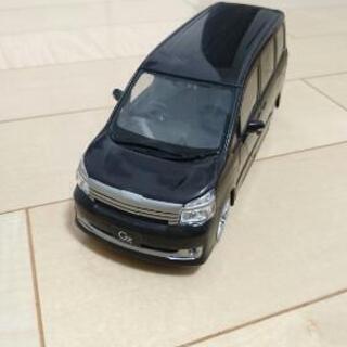 TOYOTA VOXY 煌  車 模型