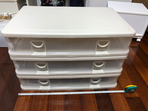プラスチック製収納ケース
