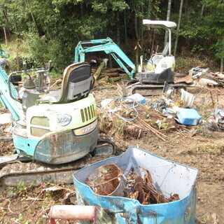 売り家、壊れた倉庫、解体作業、ごみのかたずけ、粗大ごみ、ユンボ、便利屋、格安 - 便利屋