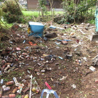 売り家、壊れた倉庫、解体作業、ごみのかたずけ、粗大ごみ、ユンボ、便利屋、格安 − 福岡県
